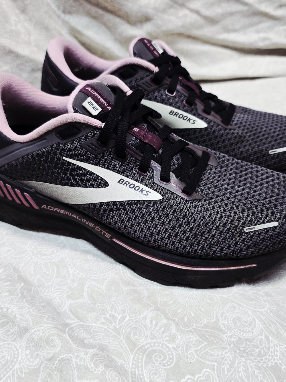 Brooks Adrenaline GTS 22 Women's Running Shoes Black Pink Size 10 B Medium